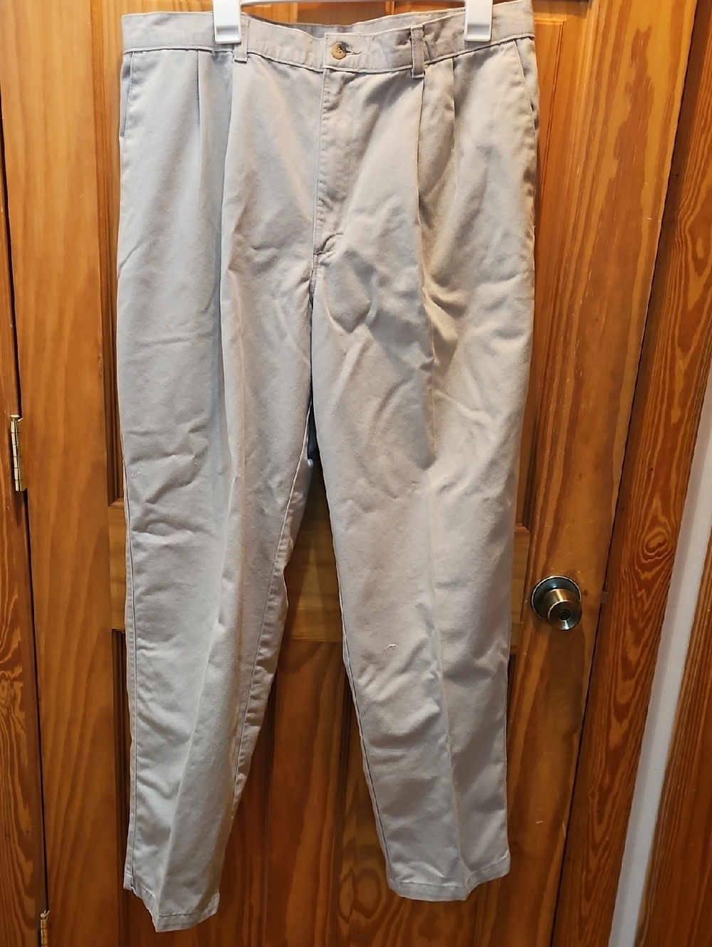 Men's Light Khaki Pleated Chino Pants
